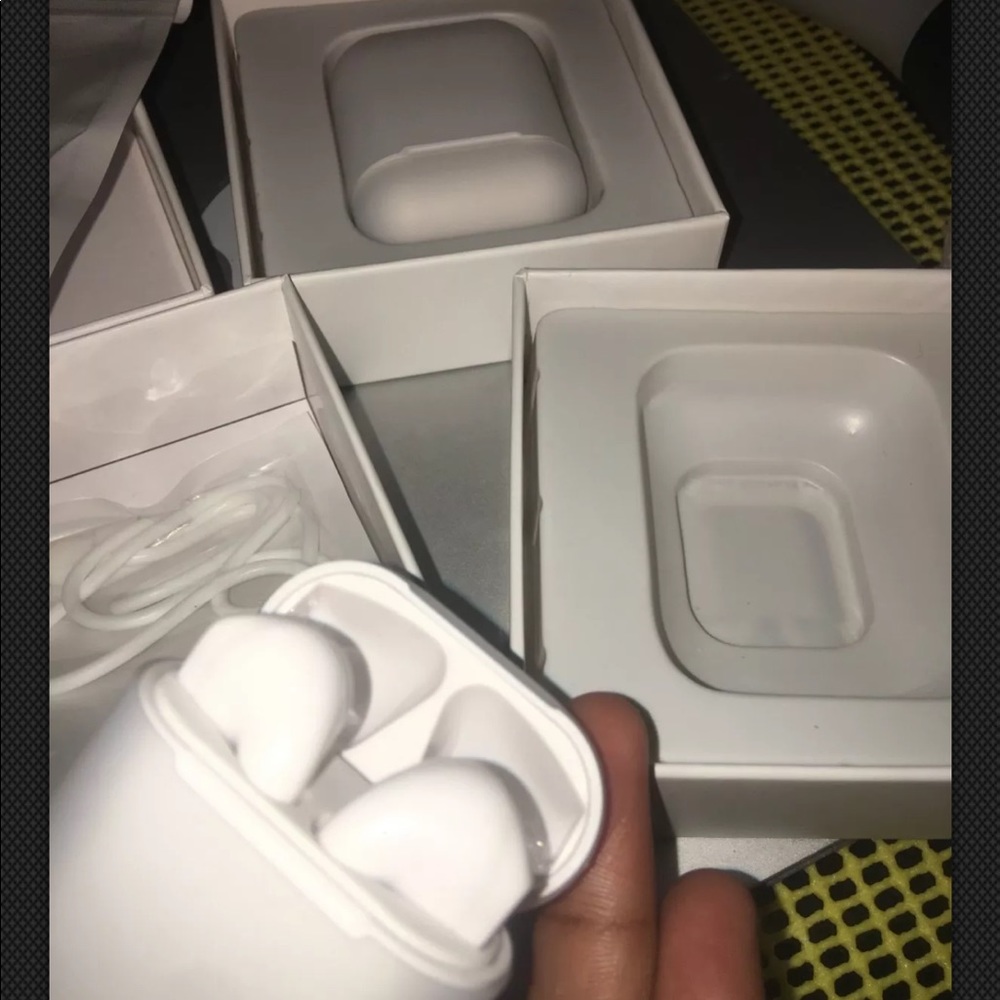 Brand New Bluetooth Earbuds